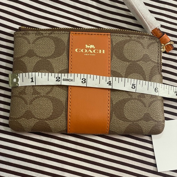 Coach Wristlet New - Picture 3 of 10